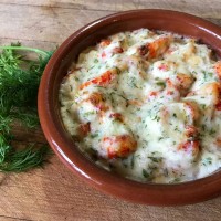 Crayfish tails with cream and dill sauce